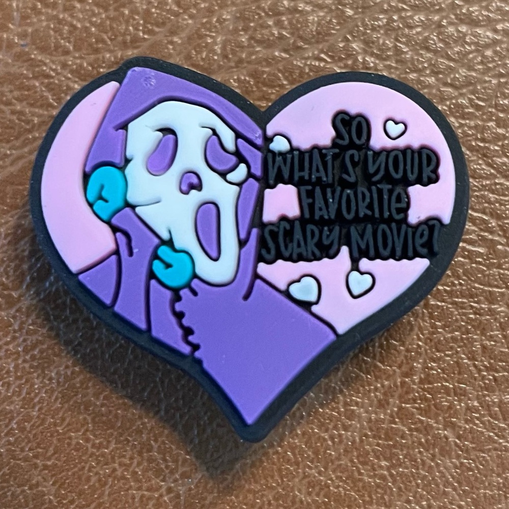 Ghostface Heart “So What’s Your Favorite Scary Movie?” - Picture 3 of 4